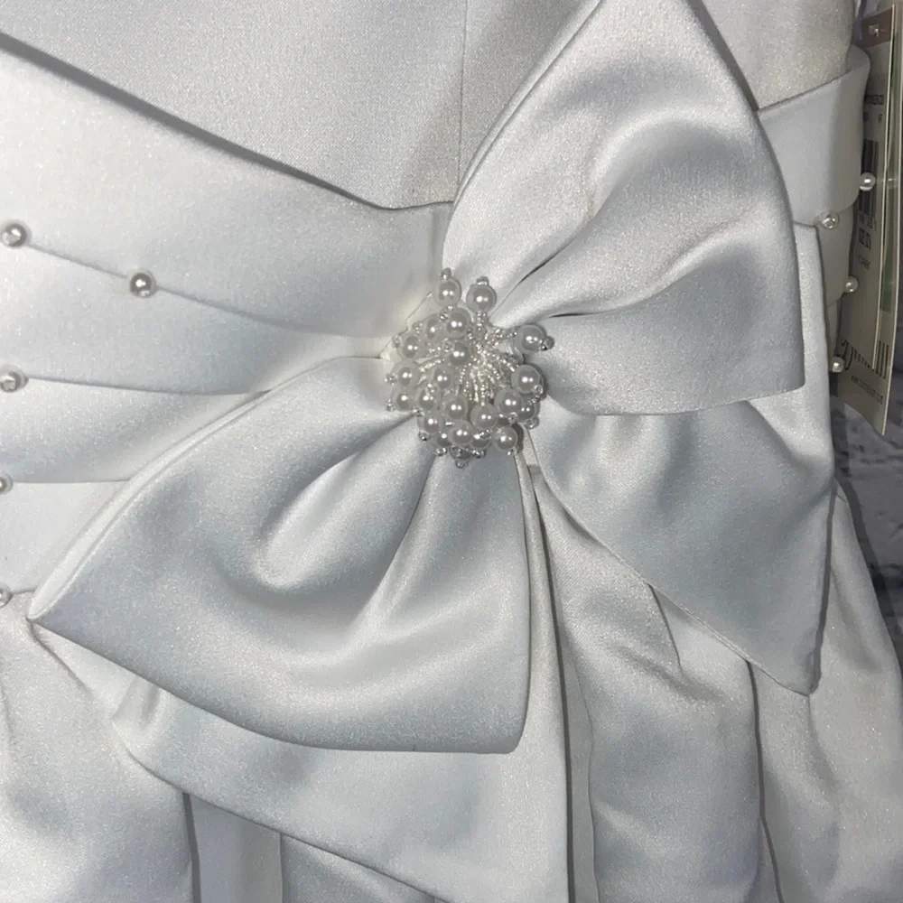Bonnie Jean Girl's 12 1/2 White Pearl and Bow Layered Formal Dress